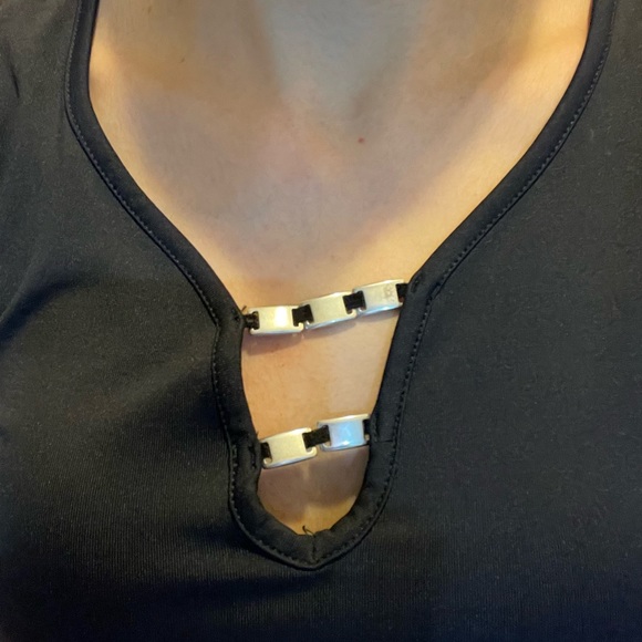 ❄️❄️River lsland sleeveless black Tank Top with metal - Picture 3 of 10